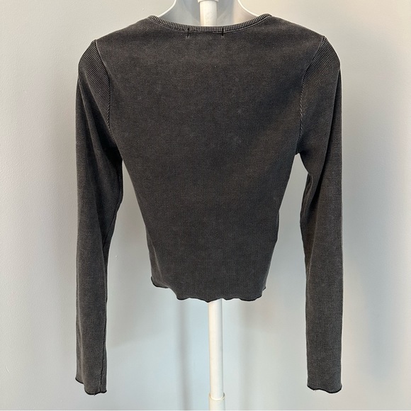 Forever 21 Gray Ribbed Tiger Print Top - Picture 2 of 3